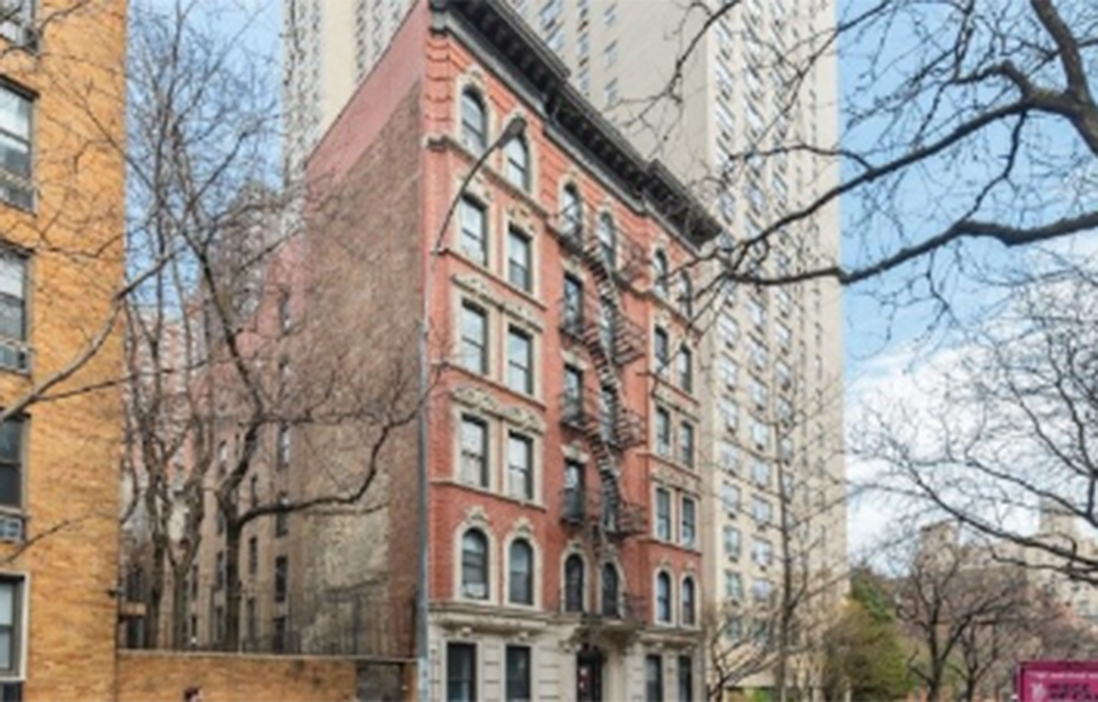 Marcus & Millichap brokers $16.5 million sale of 25-unit Yorkville apartment building
